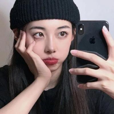 女警出更海报