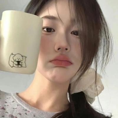 云端美人海报